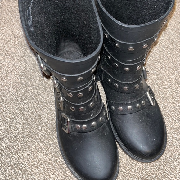 Steve Madden Shoes - Steve Madden rain boots.